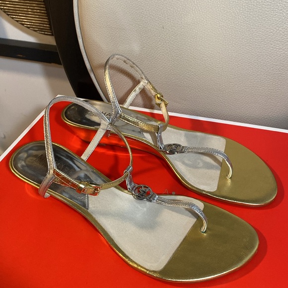 Michael Kors sandals like new in good condition. - Picture 3 of 6